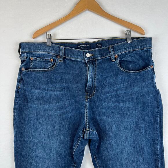 Lucky Brand Jeans Mens 40x29 Blue 410 Athletic Straight Comfort Stretch Denim - Picture 4 of 12
